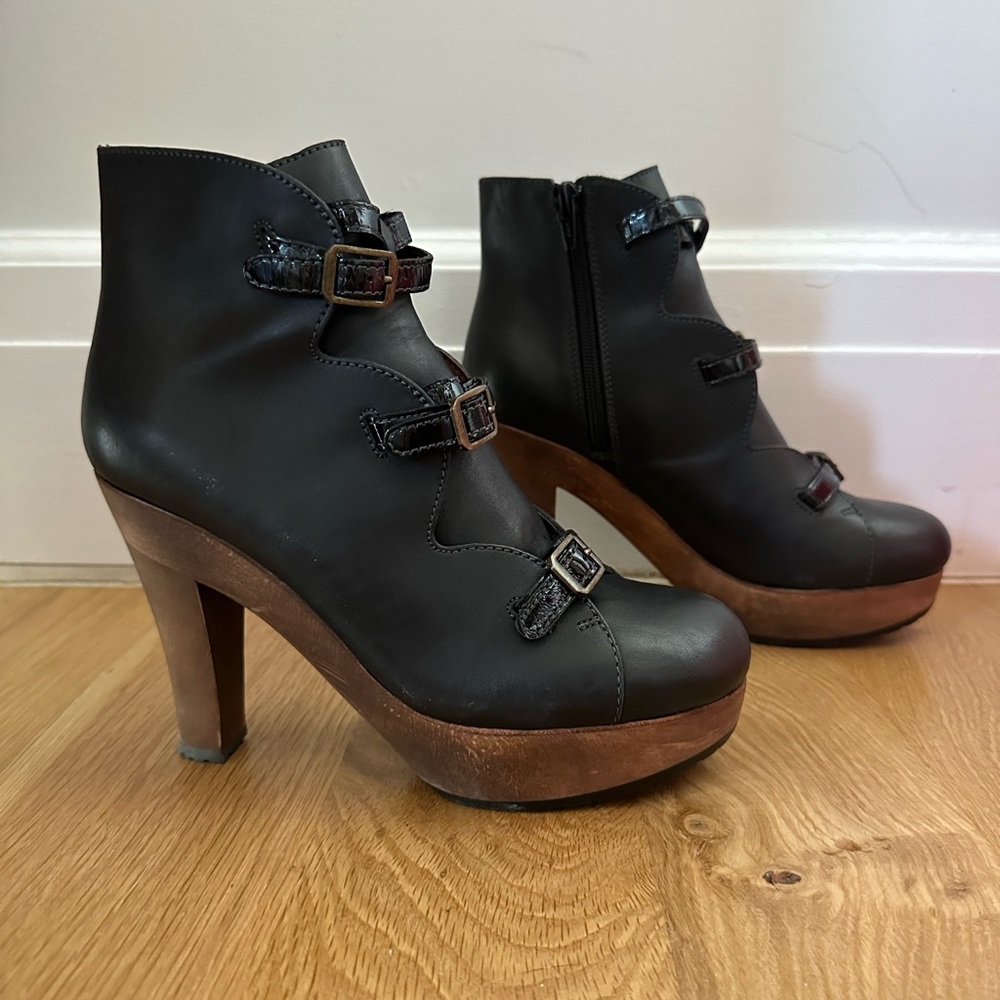 See by Chloe - Black Leather Buckle Booties